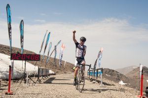 El granadino Marcos Robles ganó el pasado domingo 26 de Junio la XXIII subida al Veleta haciendo un tiempo de 2 horas 4 minutos y 7 segundos.