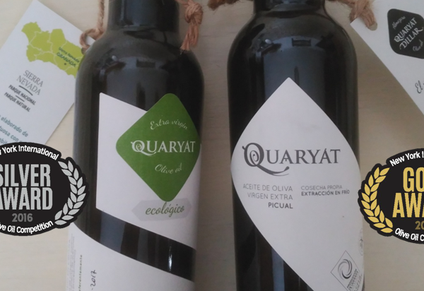 Los aceites de oliva virgen extra Quaryat Picual y Quaryat Ecológico reciben en las medallas de oro y plata del concurso NYIOOC, uno de los más prestigiosos y de más cobertura del mundo. Este premio nos certifica como productores del oro líquido de mayor calidad a nivel mundial.